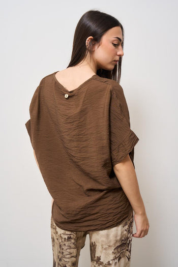 T-shirt donna scollo a V marrone - 4