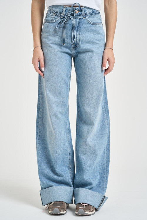 Jeans donna zampa in denim blu chiaro