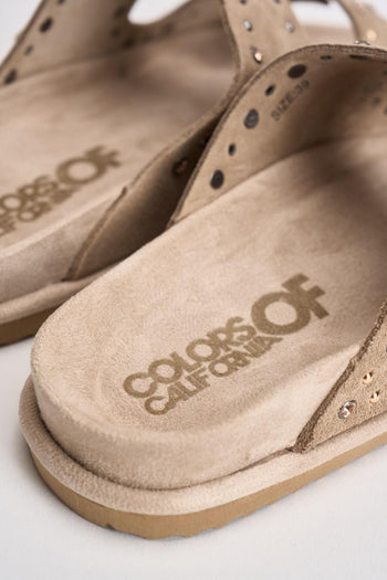 Sandalo donna in suede beige con borchie - 7