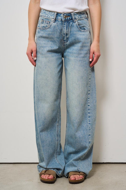 Jeans donna a palazzo in denim medio