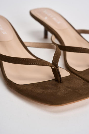 Sandali donna infradito in suede marrone - 4