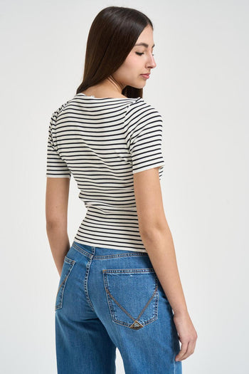 T-shirt donna a righe bianca e nera - 3