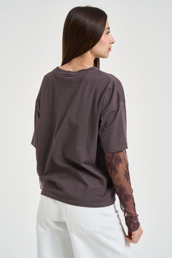 T-shirt donna marrone con maniche in pizzo - 3