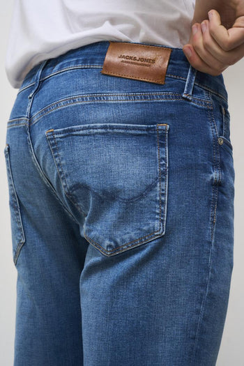 Slim fit men's jeans in medium denim - 7