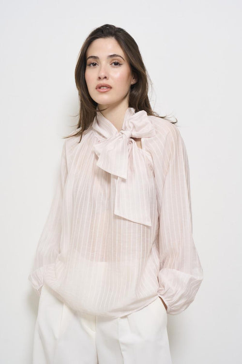 Women's shirt in powder with bow