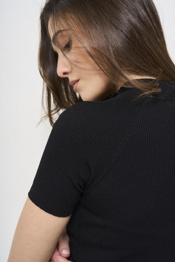 Women's black cropped top - 4