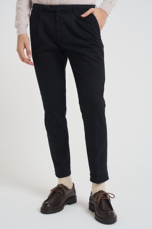 Pantalone uomo con pinces blu