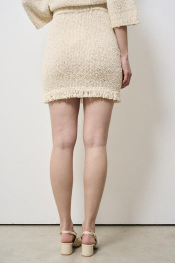Beige women's skirt with fringes - 4