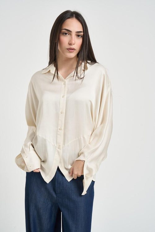 Camicia donna con dettaglio panna