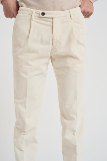 Pantalone uomo con pence in velluto panna - 5
