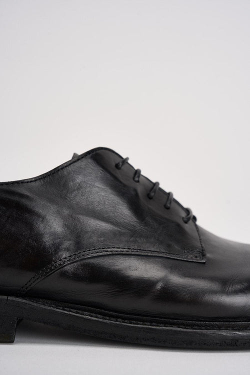 Stringata uomo nera in pelle liscia - 2