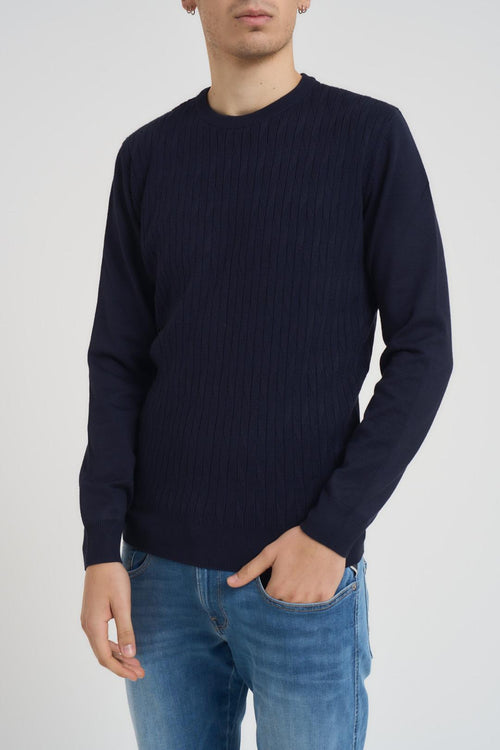 Maglia uomo girocollo a treccia blu