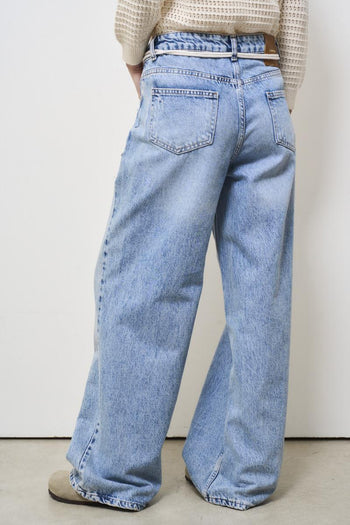 Women's oversized jeans in light denim - 4