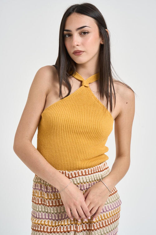 Top donna in maglia a costine senape - 2