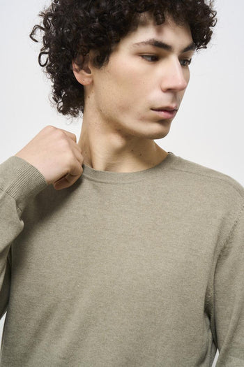 Men's sage green crew neck sweater - 3