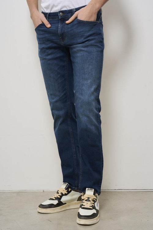 Regular men's jeans in dark denim