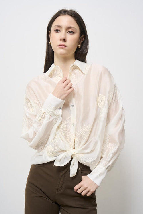 Camicia donna con ricami floreali bianca