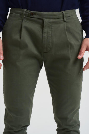 Pantalone uomo con pinces verde militare - 5