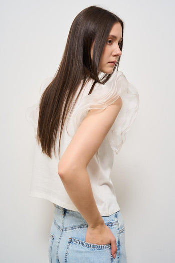 T-shirt donna girocollo bianca con volant - 4