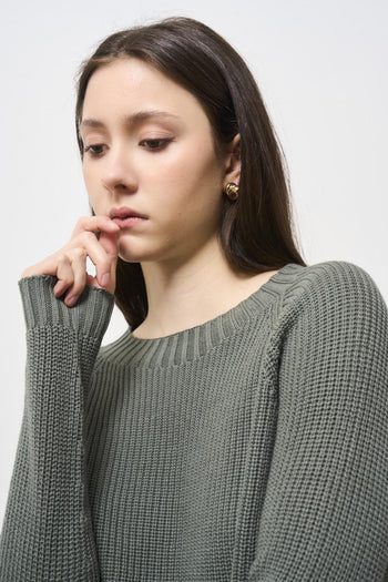 Green women's sweater with side slits - 4