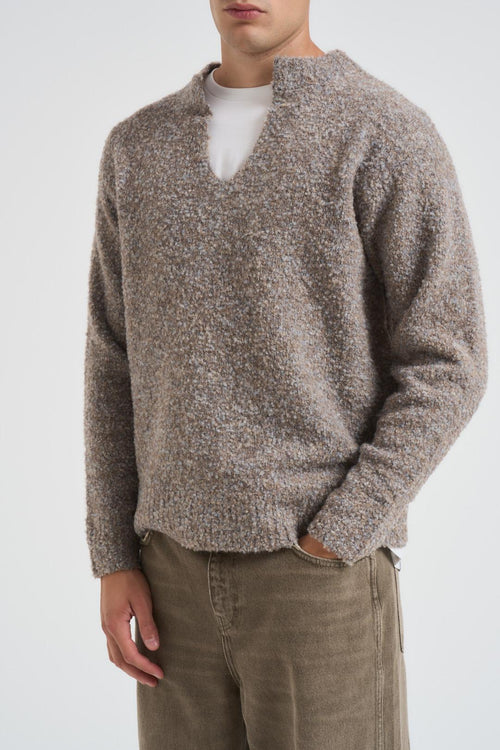 Maglia uomo scollo a V tortora