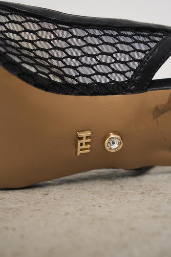 Scarpa con tacco traforata nera - 9