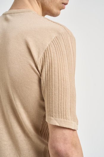 T-shirt uomo in maglia beige - 4