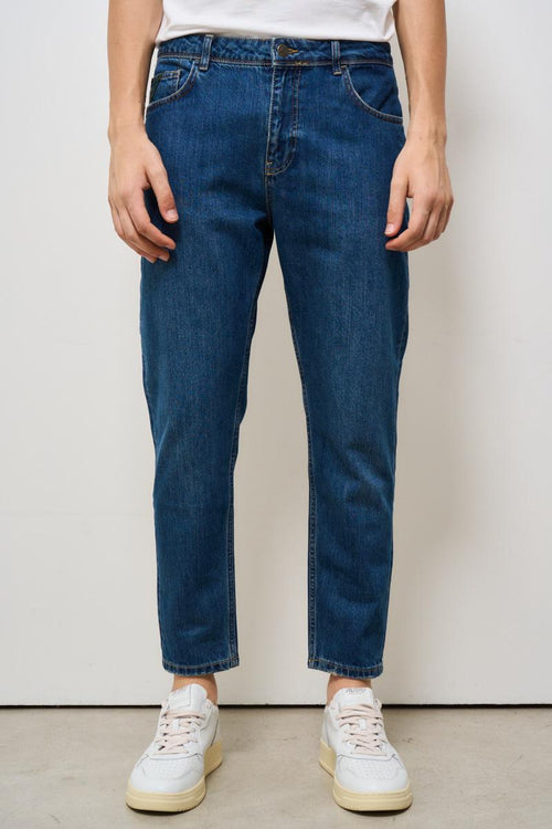 Jeans uomo tapered in denim scuro