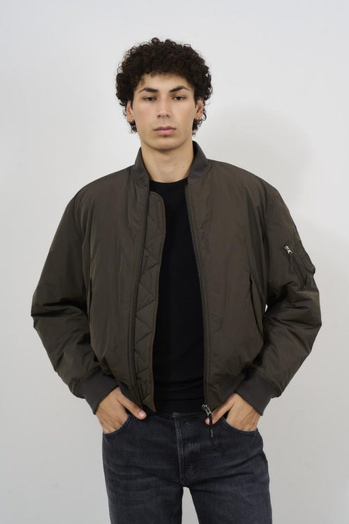 Bomber uomo verde militare