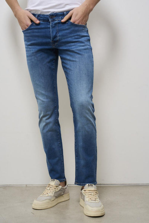 Slim fit men's jeans in medium denim - 2