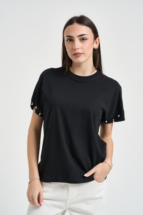 T-shirt donna girocollo nera con strass e perle