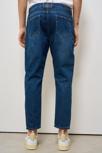 Jeans uomo tapered in denim scuro - 4