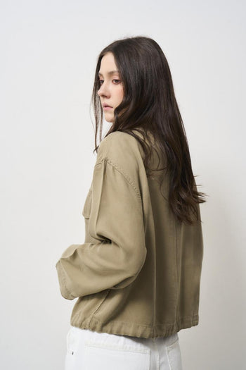 Beige women's shirt with pockets - 4