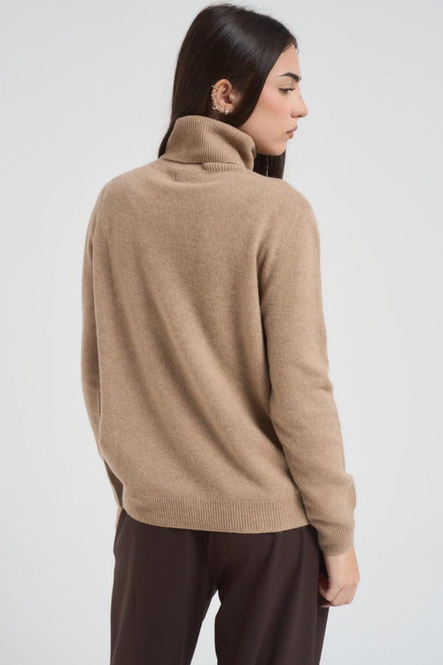 Maglia donna a collo alto cammello - 2