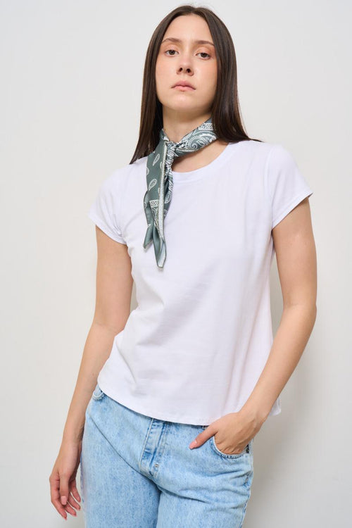 T-shirt donna bianca con bandana verde