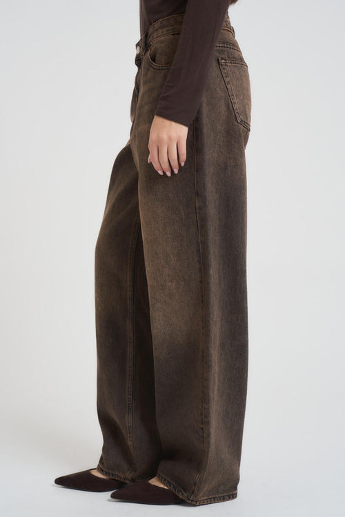 Jeans donna in denim slavato marrone - 2