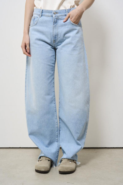Jeans donna ampio in denim chiaro