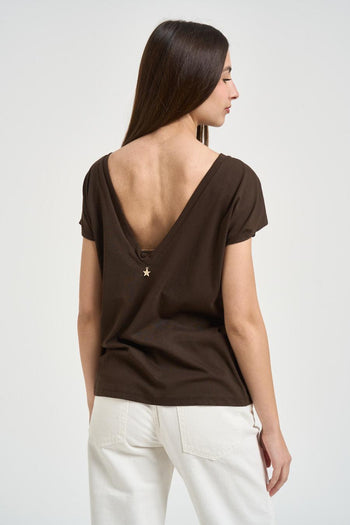 T-shirt donna con scollo sul retro marrone - 3