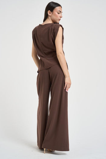 Abito con blusa e pantalone marrone - 6