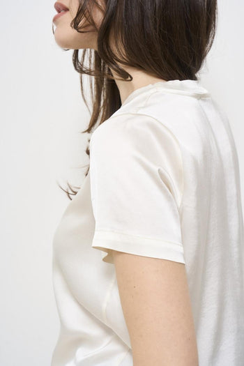 Women's white crew neck t-shirt - 6