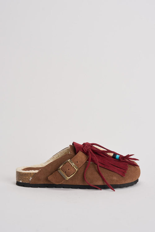 Sabot donna in suede marrone con frange
