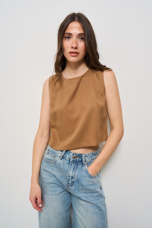 Top donna girocollo cammello