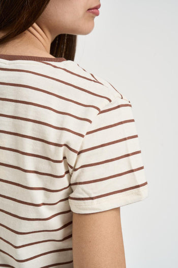 T-shirt donna girocollo a righe marrone - 4