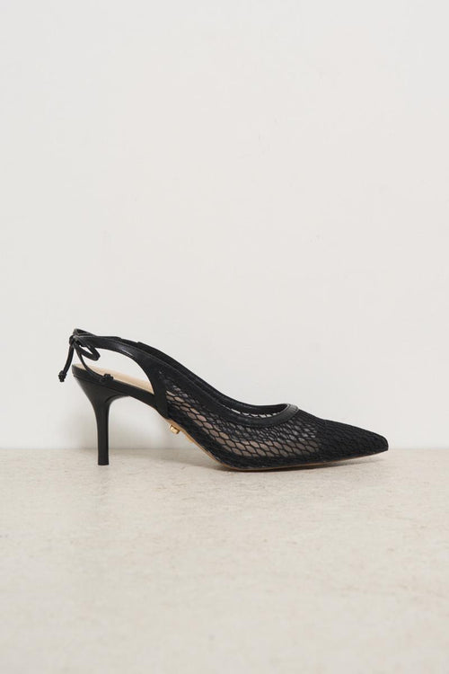 Scarpa con tacco traforata nera
