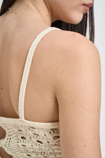 Top donna cropped in maglia traforata beige - 4