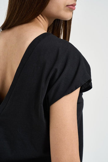 T-shirt donna con scollo sul retro nera - 4