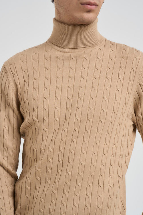 Maglia uomo collo alto a trecce cammello - 2