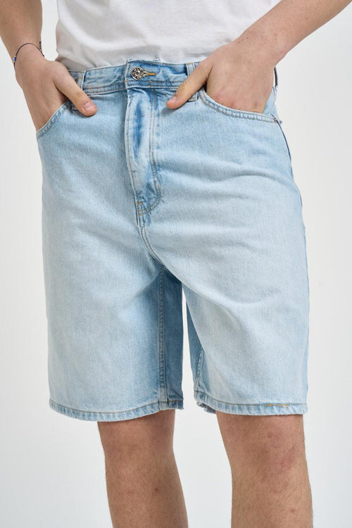 Bermuda uomo in denim chiaro