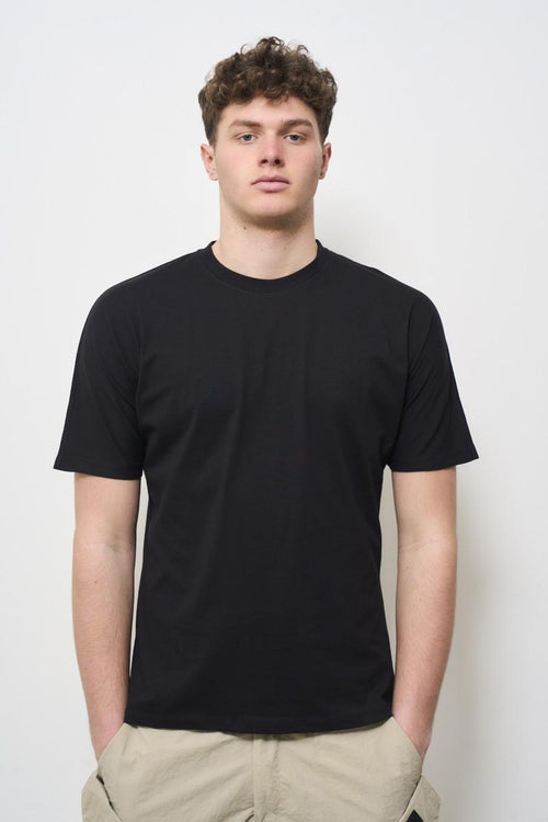 Men's black crew neck t-shirt