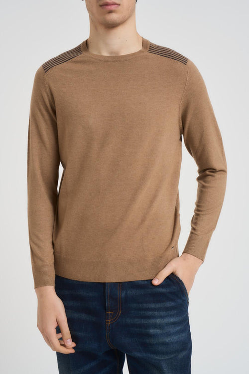 Maglia uomo girocollo cammello